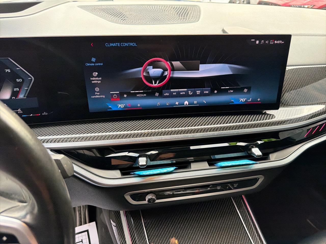 BMW X7 M60i Sports Activity Vehicle 2024