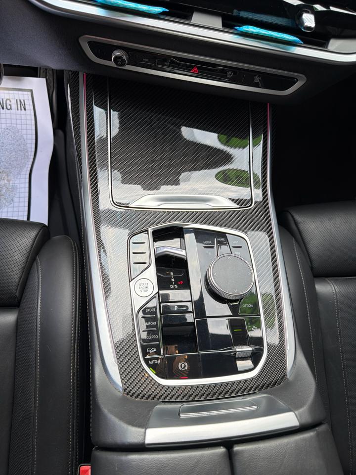 BMW X7 M60i Sports Activity Vehicle 2024