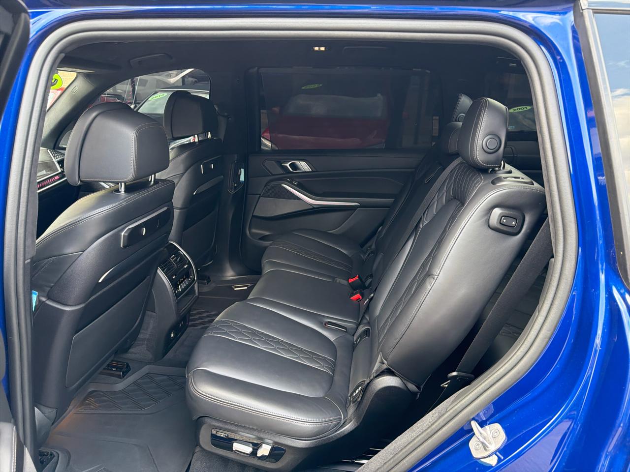 BMW X7 M60i Sports Activity Vehicle 2024