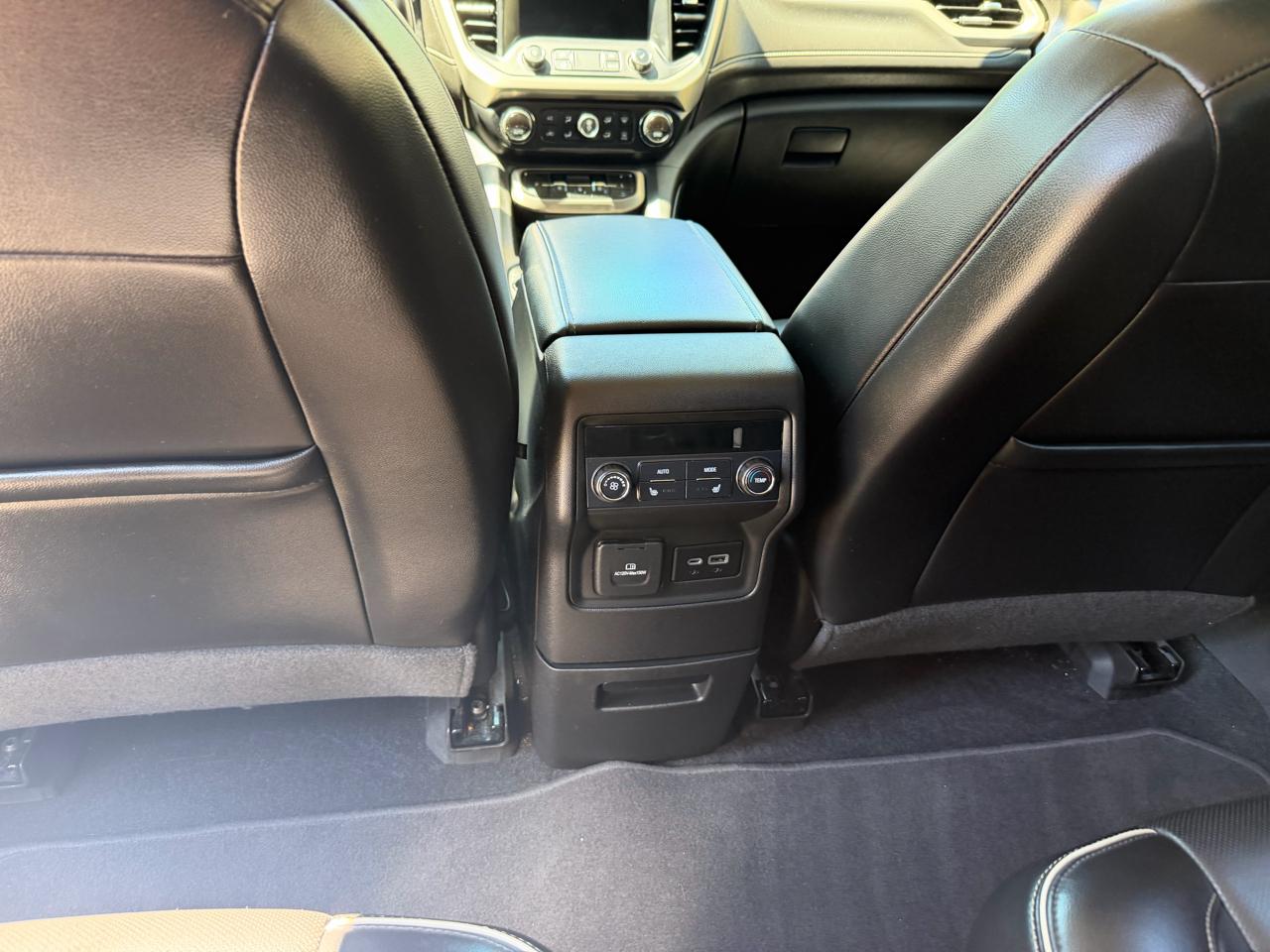 GMC Acadia AWD 4dr Denali 2022