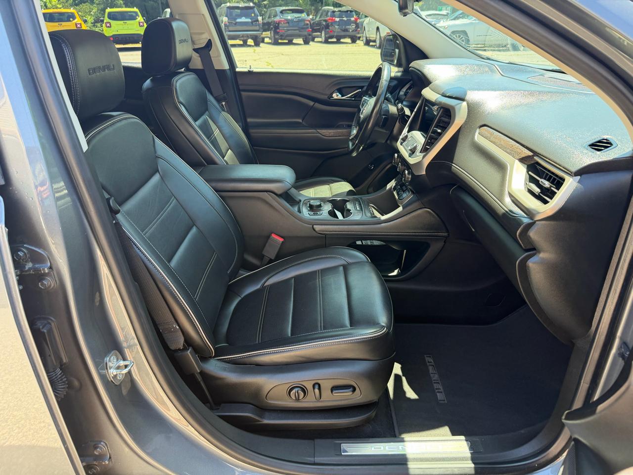 GMC Acadia AWD 4dr Denali 2022