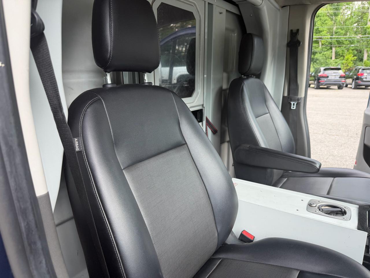 Ford Transit Cutaway T-350 RWD DRW 138" WB 9950 GVWR 2022