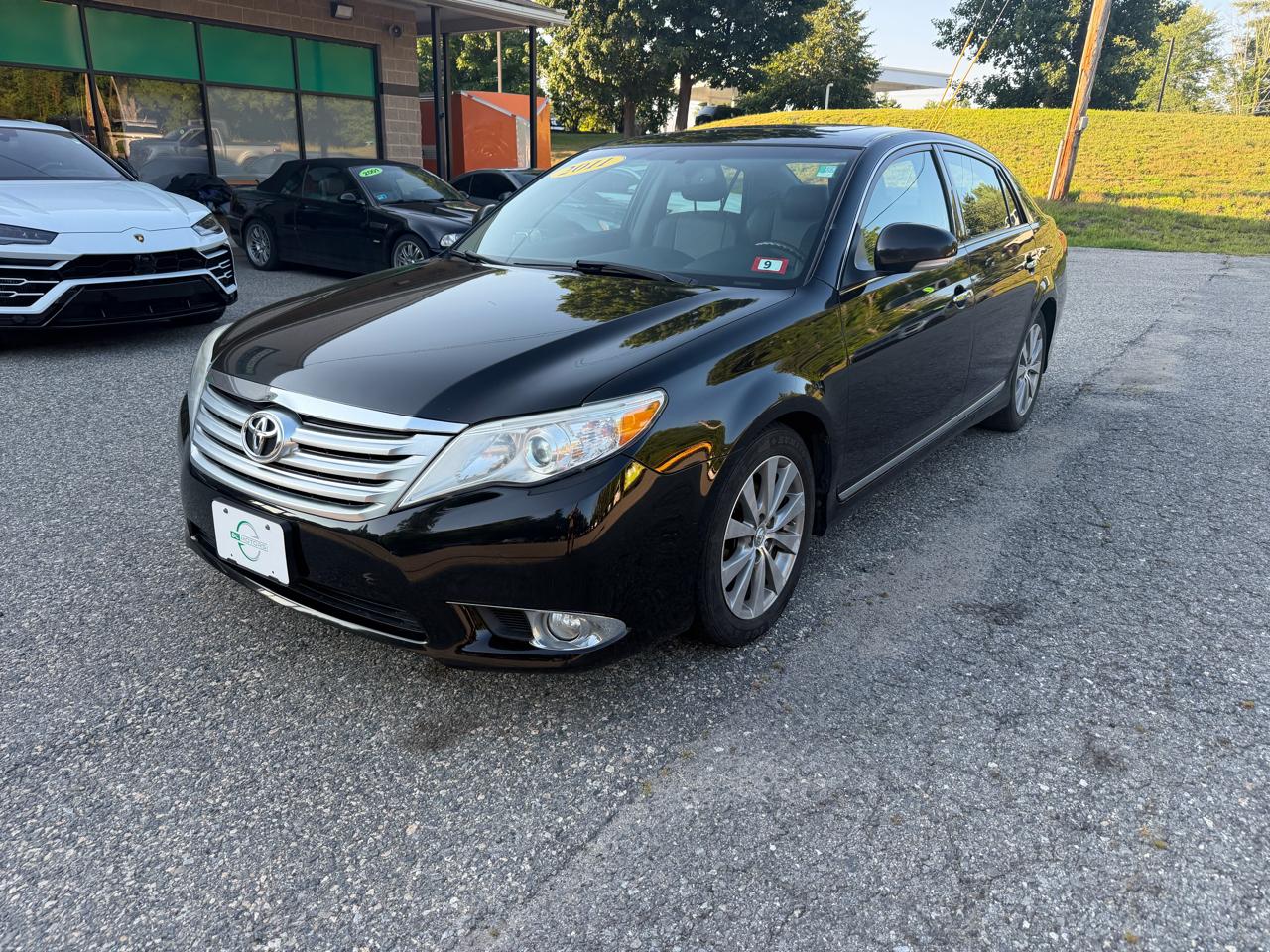Toyota Avalon 4dr Sdn (Natl) 2011