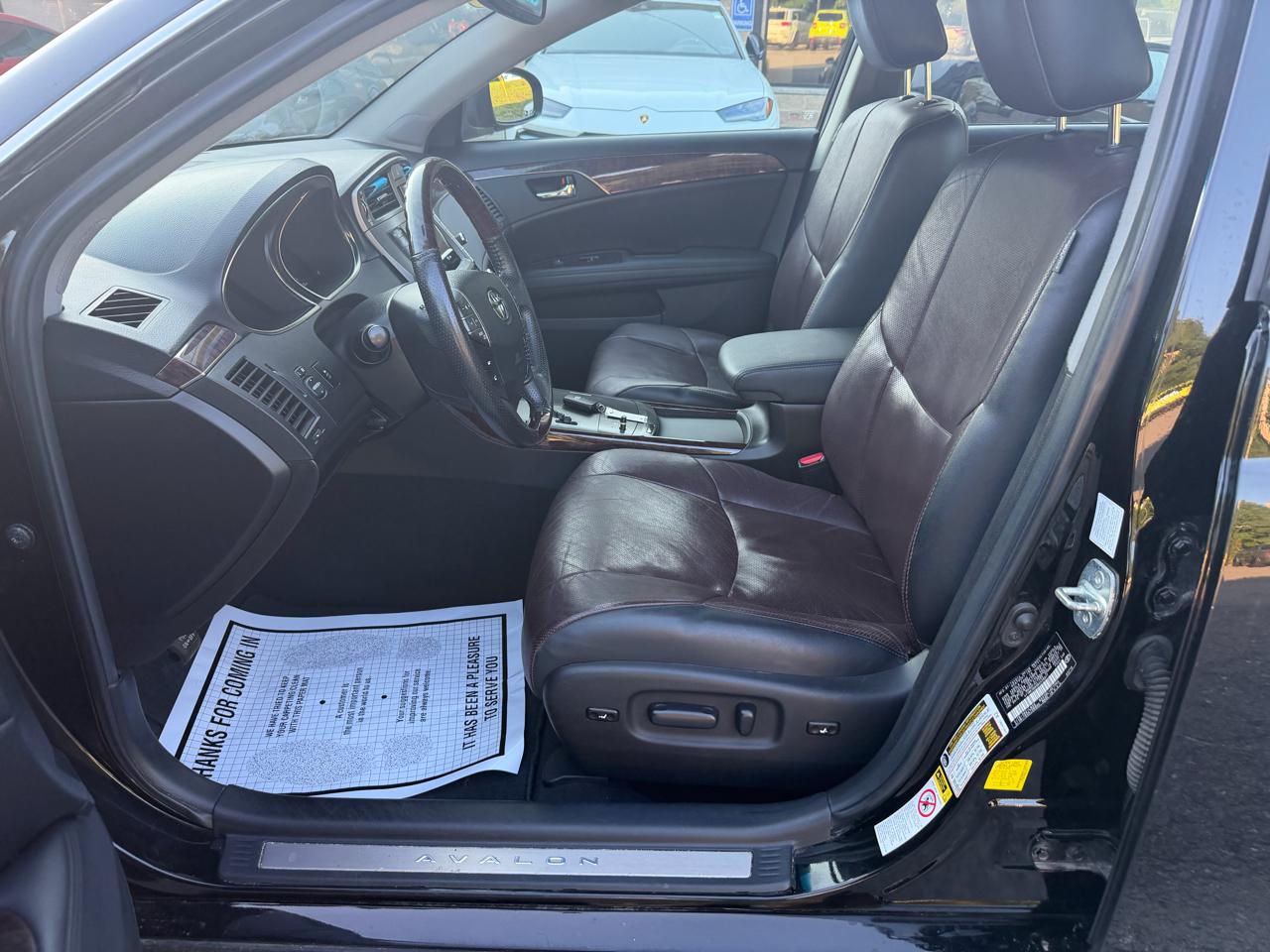 Toyota Avalon 4dr Sdn (Natl) 2011