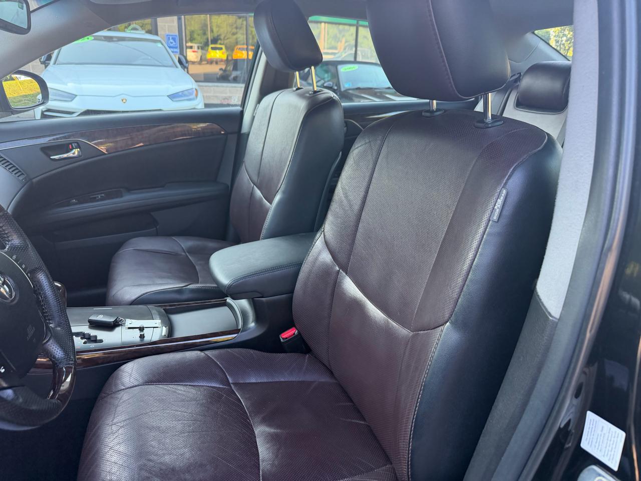 Toyota Avalon 4dr Sdn (Natl) 2011