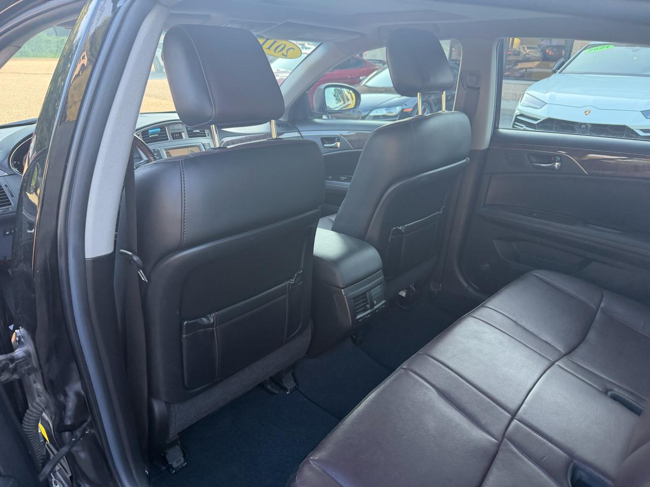 Toyota Avalon 4dr Sdn (Natl) 2011