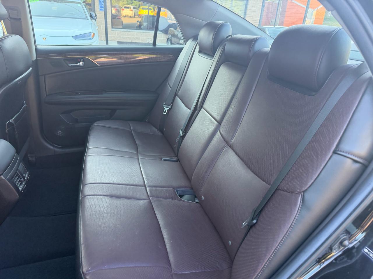 Toyota Avalon 4dr Sdn (Natl) 2011