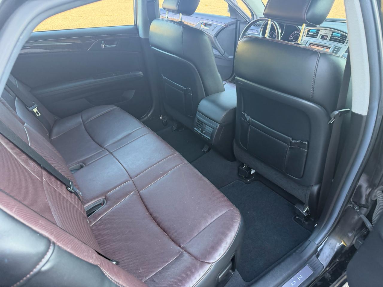 Toyota Avalon 4dr Sdn (Natl) 2011