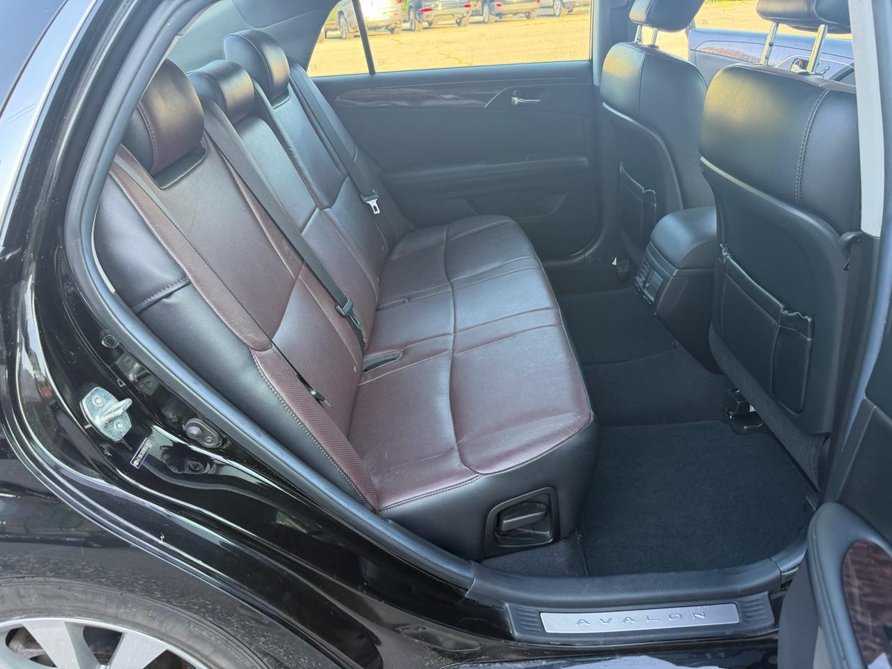 Toyota Avalon 4dr Sdn (Natl) 2011