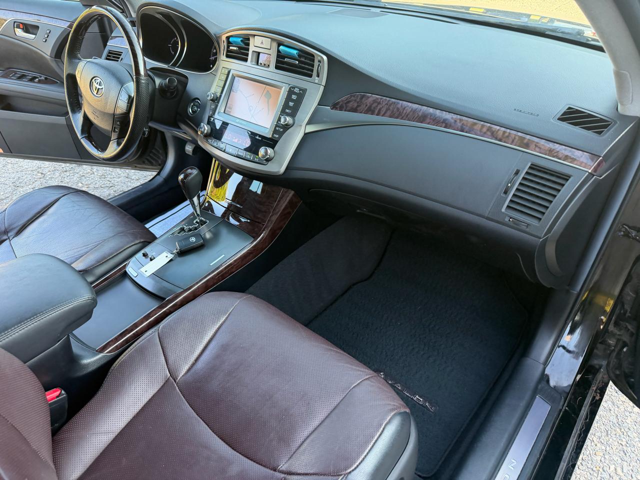 Toyota Avalon 4dr Sdn (Natl) 2011