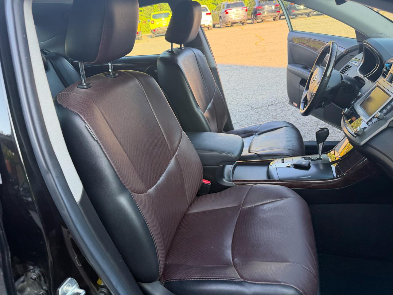 Toyota Avalon 4dr Sdn (Natl) 2011
