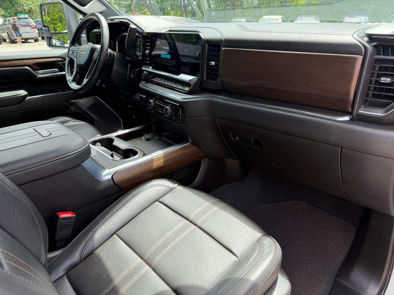 Chevrolet Silverado 2500HD 4WD Crew Cab 159" High Country 2024
