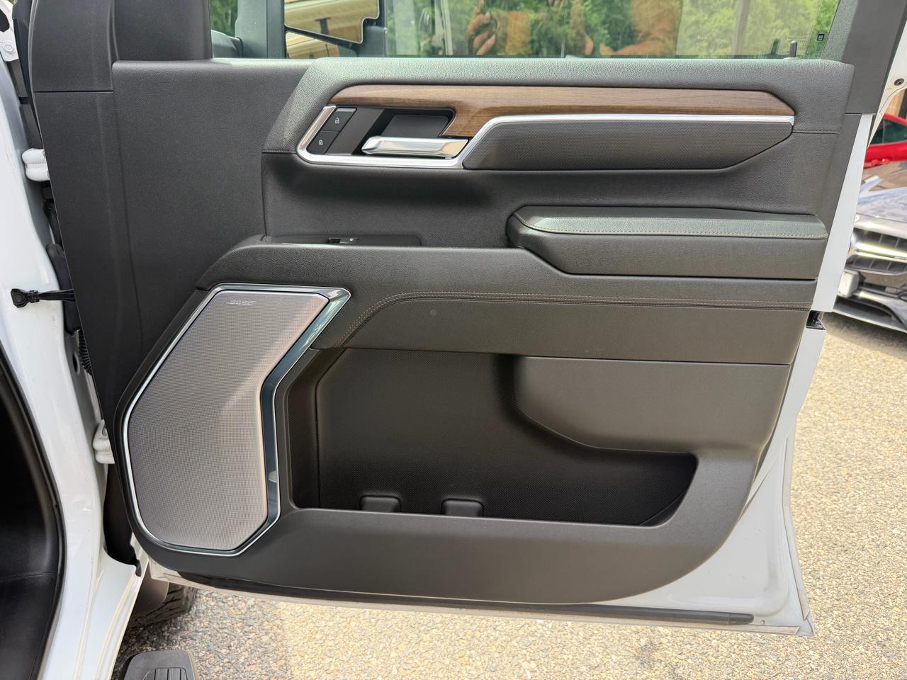 Chevrolet Silverado 2500HD 4WD Crew Cab 159" High Country 2024