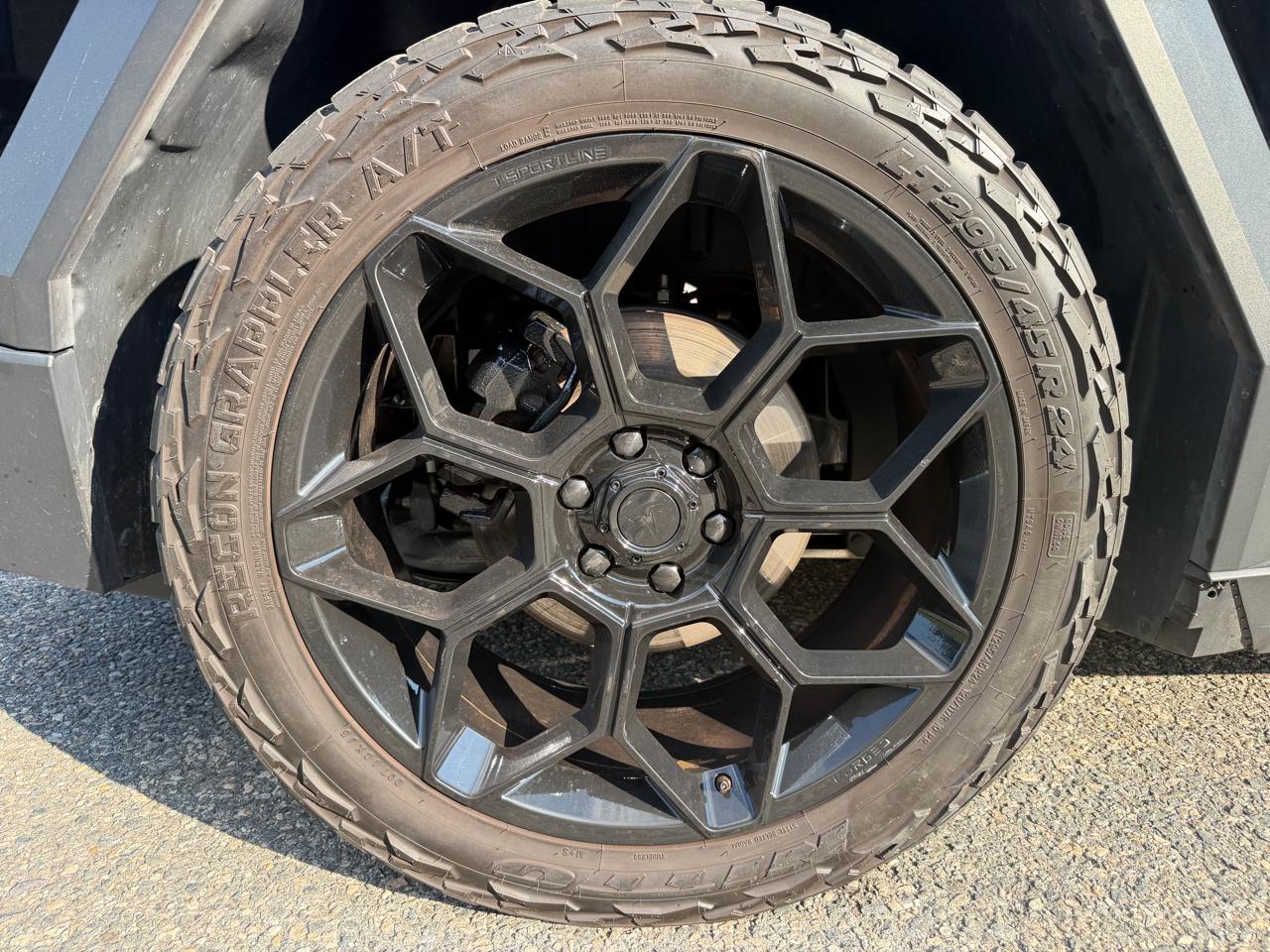 Tesla Cybertruck AWD 2024