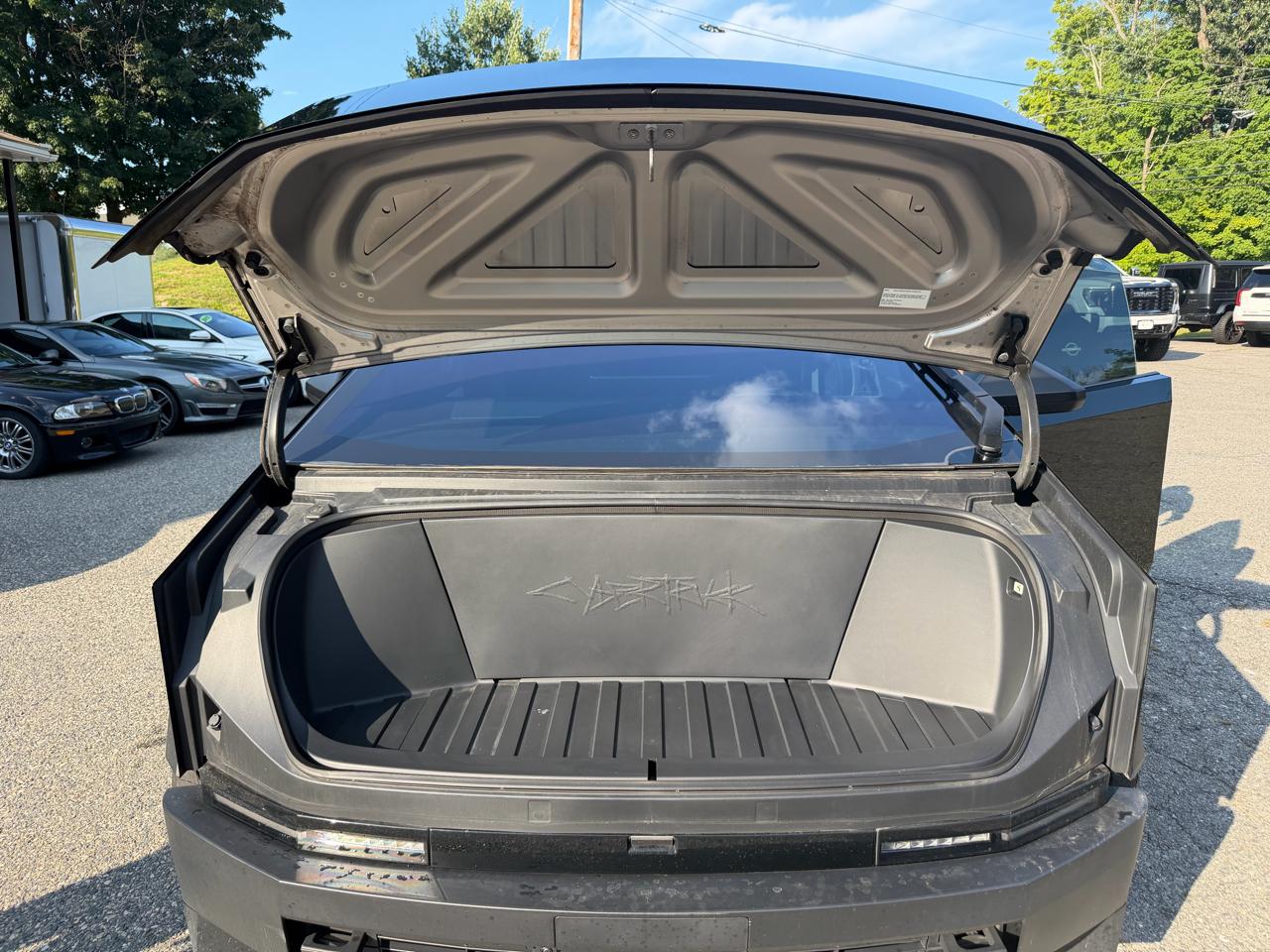 Tesla Cybertruck AWD 2024