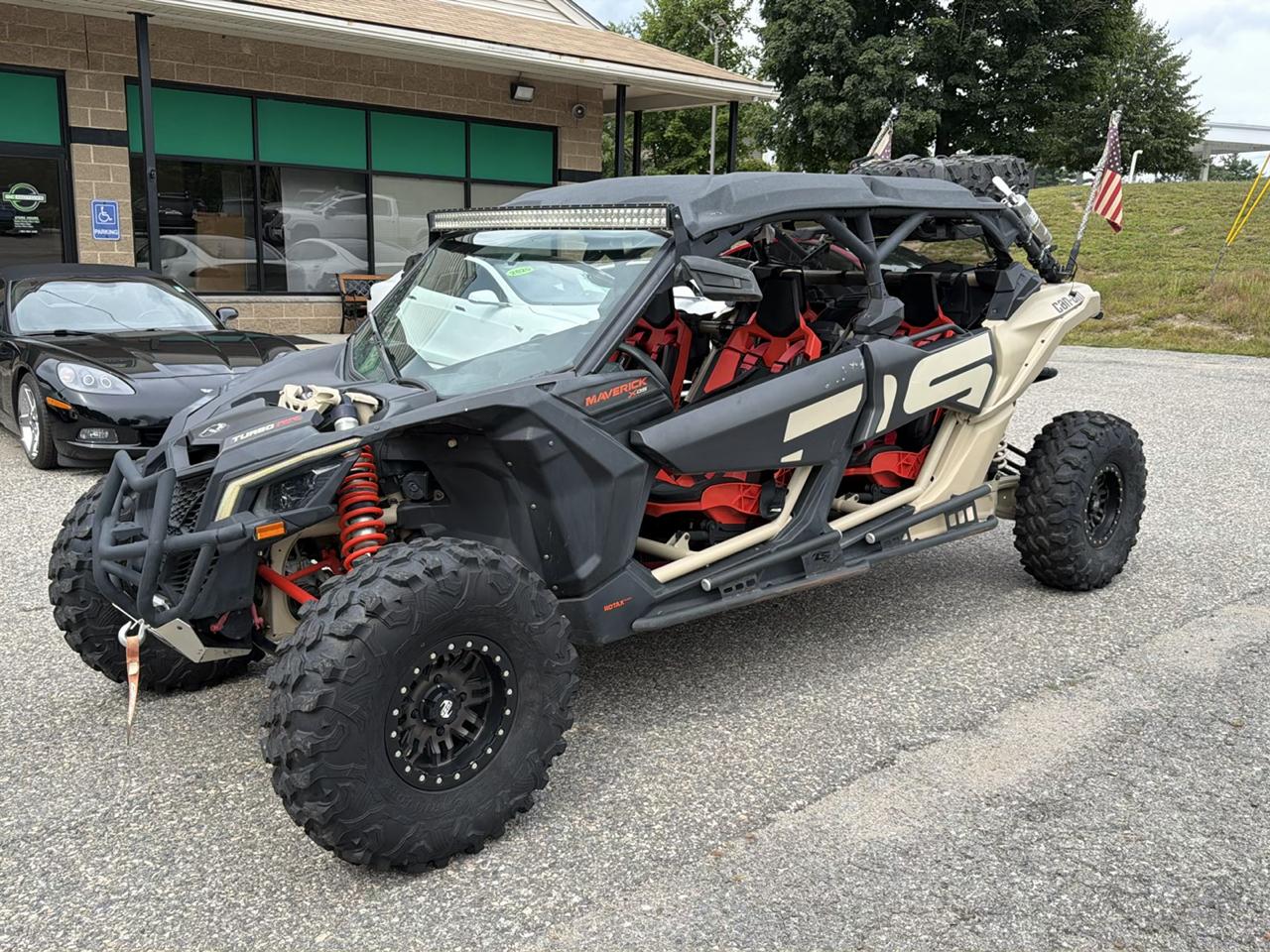 Can-Am Maverick Max X DS Turbo R  2022