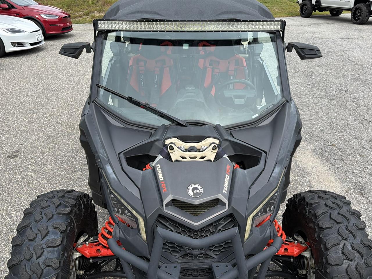Can-Am Maverick Max X DS Turbo R  2022