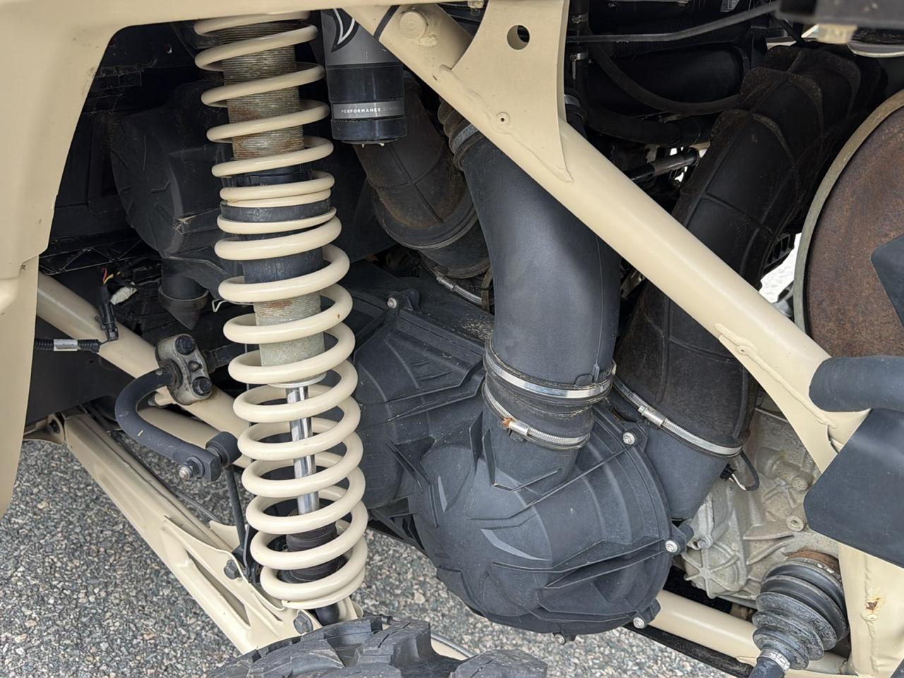 Can-Am Maverick Max X DS Turbo R  2022