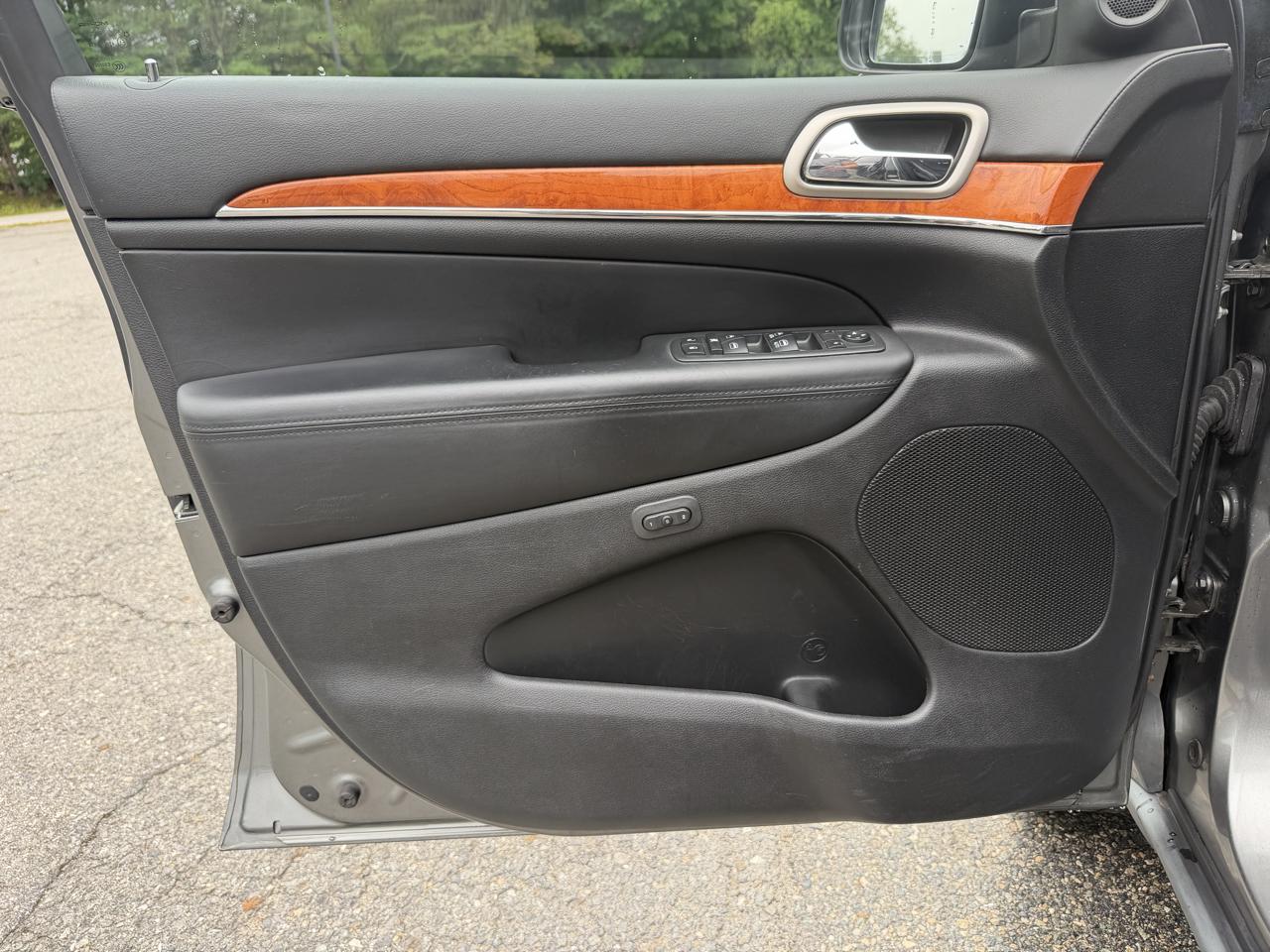 Jeep Grand Cherokee 4WD 4dr Overland 2012