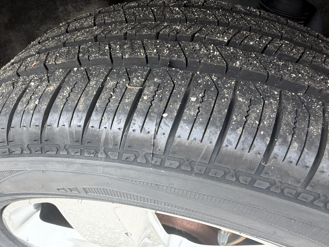 Jeep Grand Cherokee 4WD 4dr Overland 2012