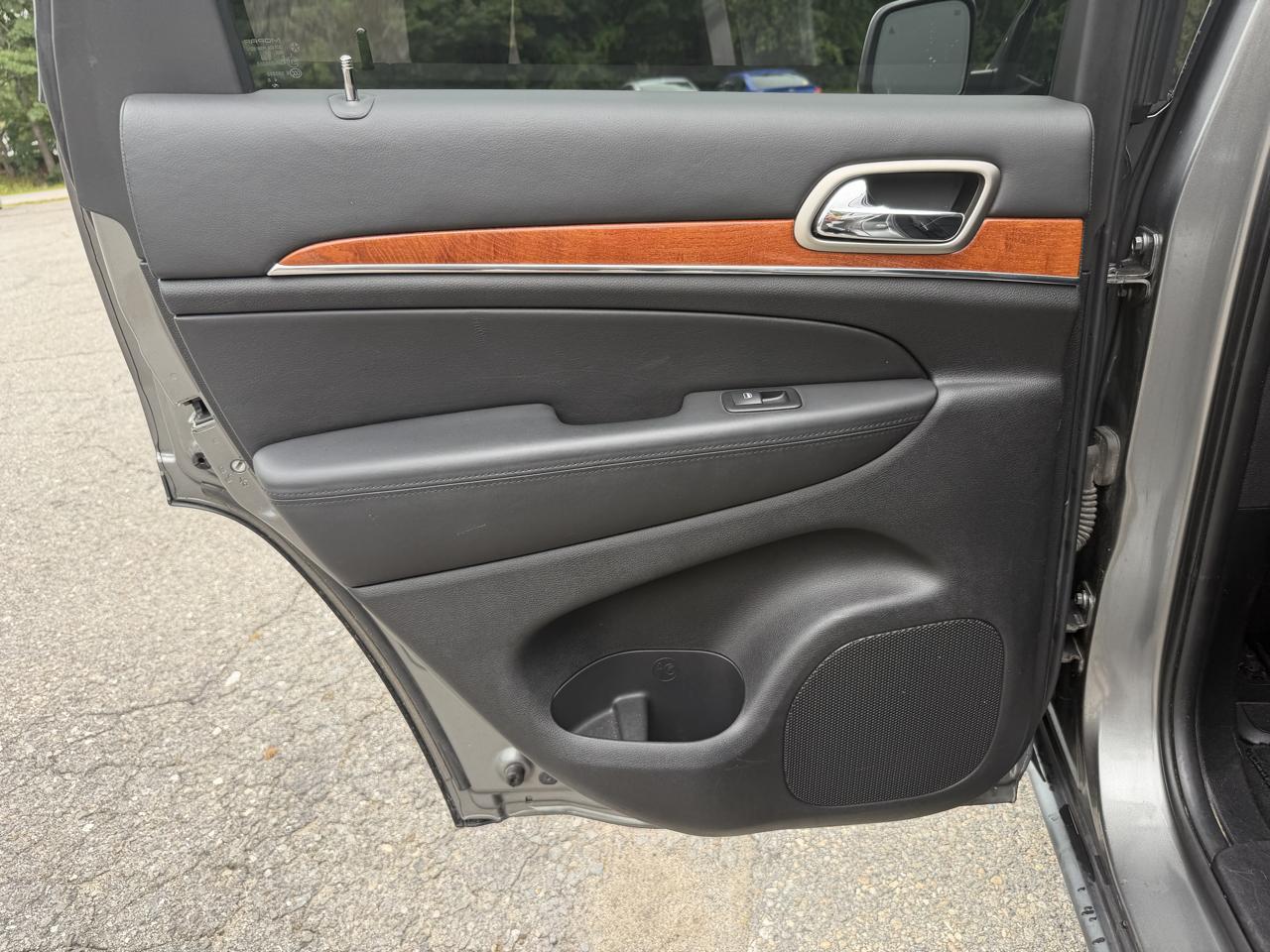Jeep Grand Cherokee 4WD 4dr Overland 2012