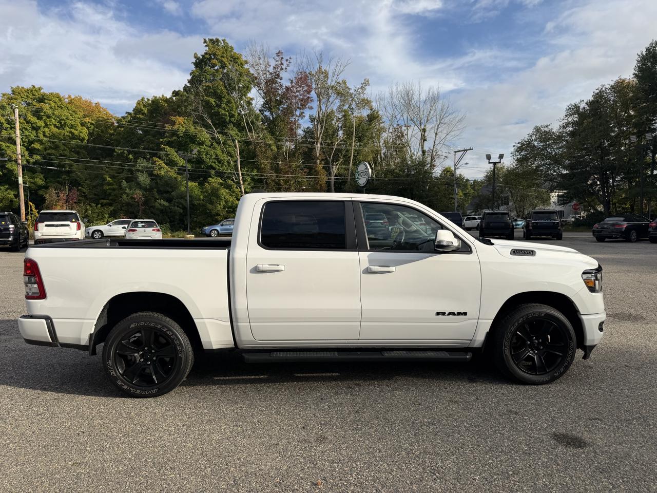RAM 1500 Big Horn 4x4 Crew Cab 5'7" Box 2020