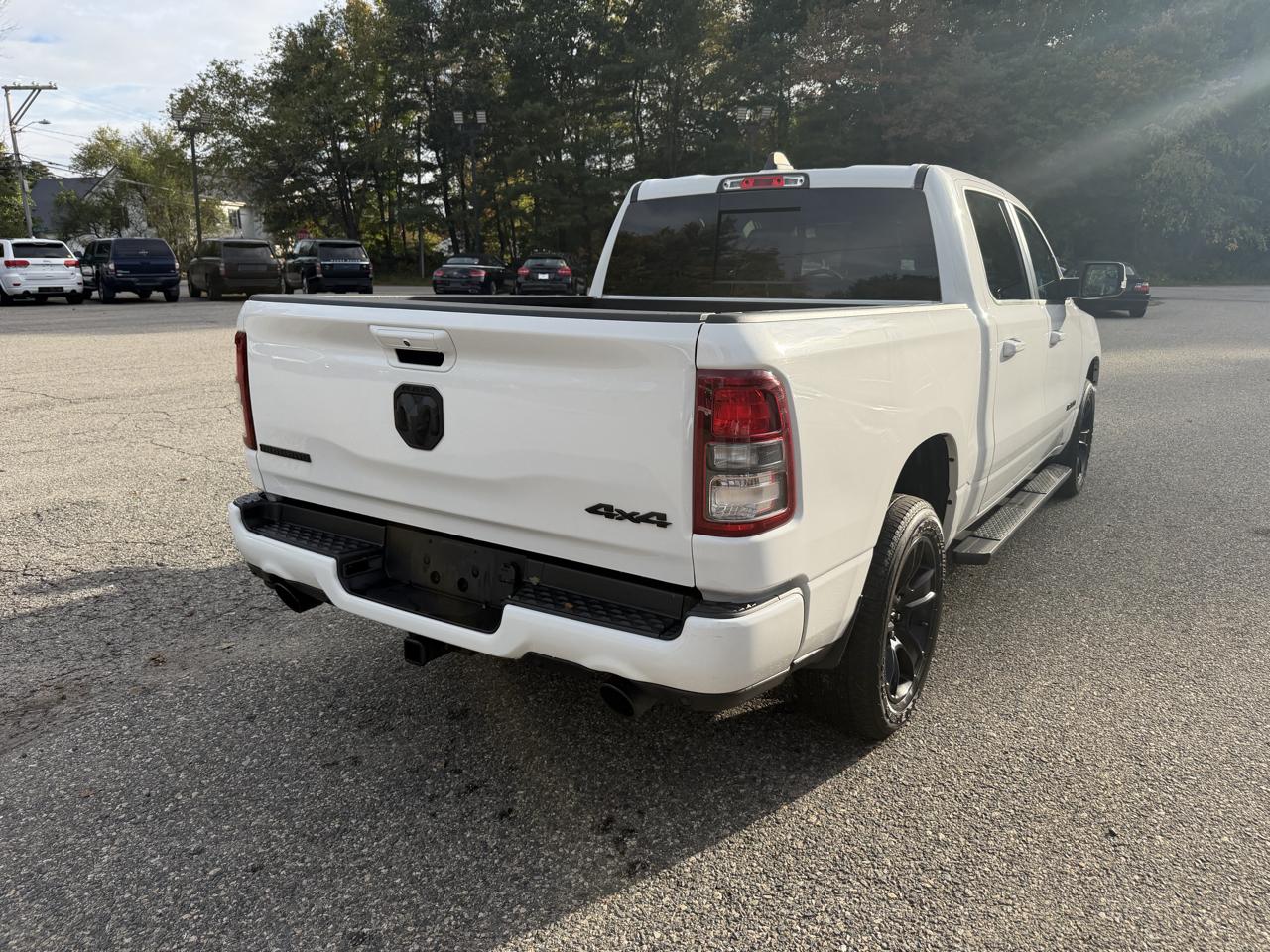 RAM 1500 Big Horn 4x4 Crew Cab 5'7" Box 2020