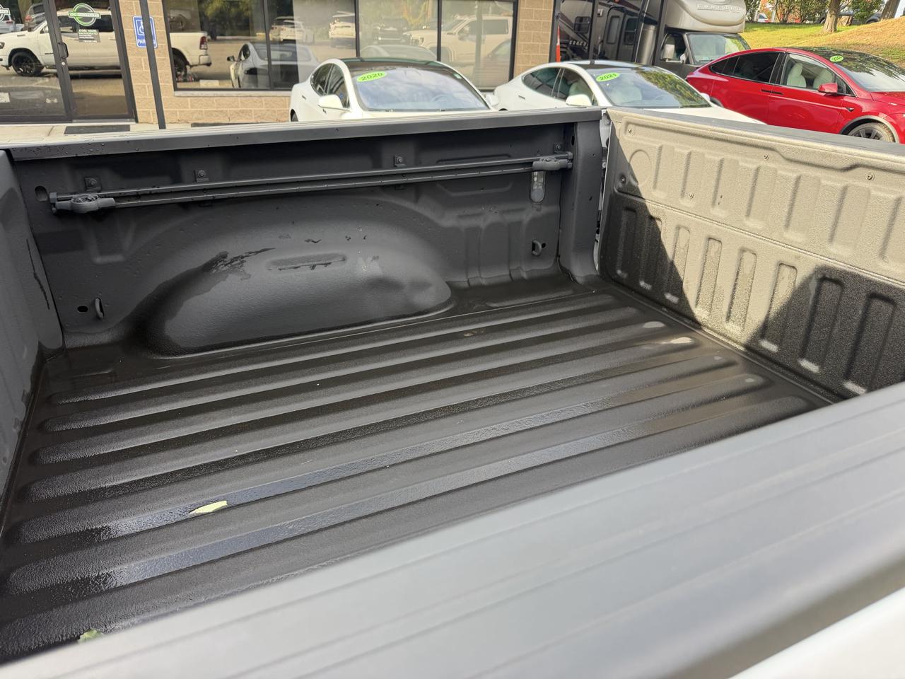 RAM 1500 Big Horn 4x4 Crew Cab 5'7" Box 2020