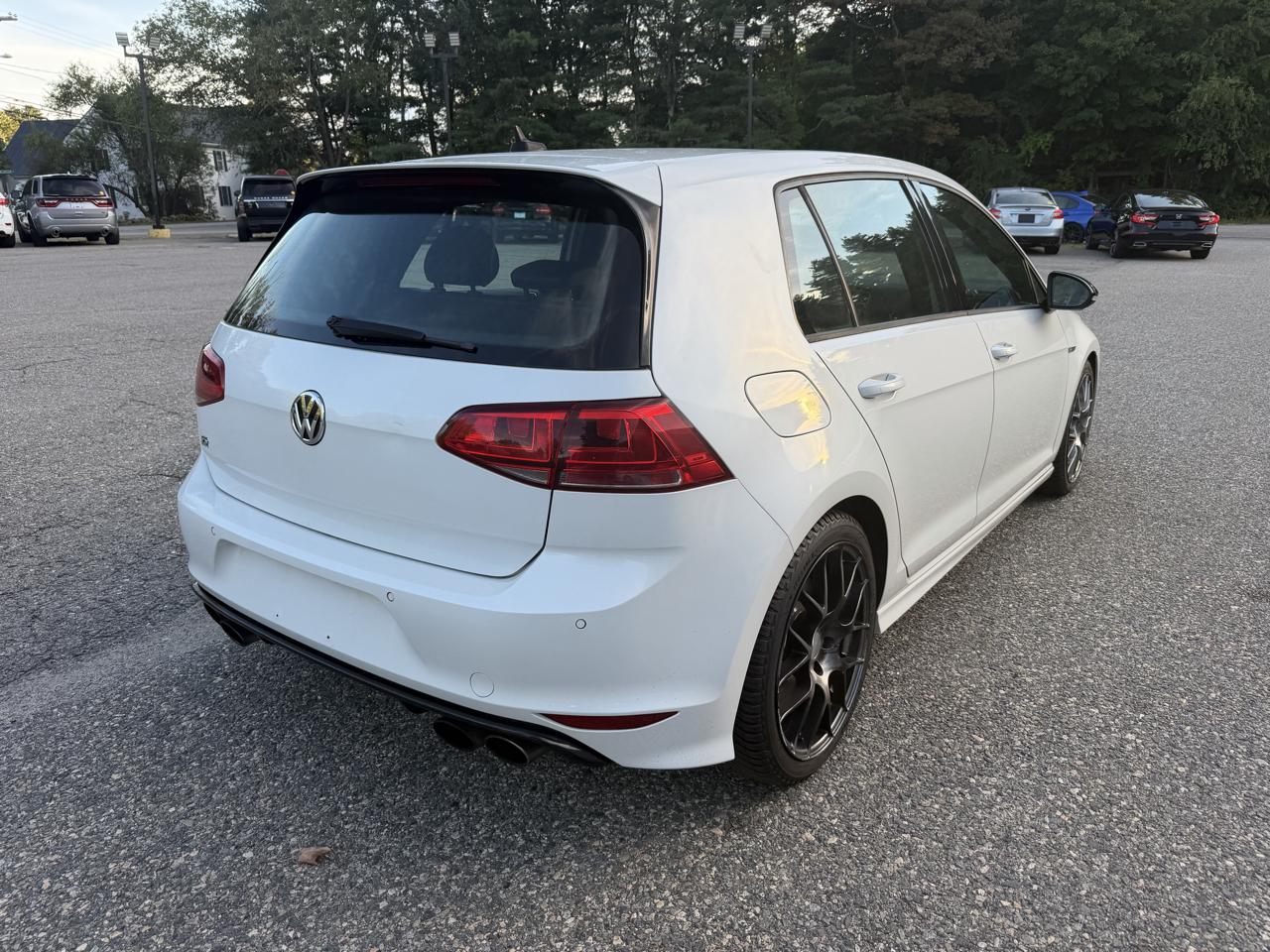 Volkswagen Golf R 4-Door DSG w/DCC/Nav 2017