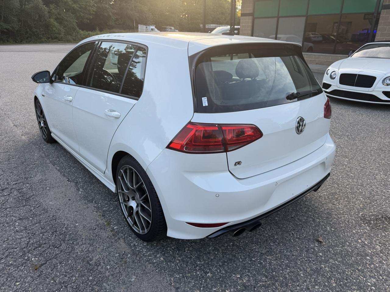 Volkswagen Golf R 4-Door DSG w/DCC/Nav 2017