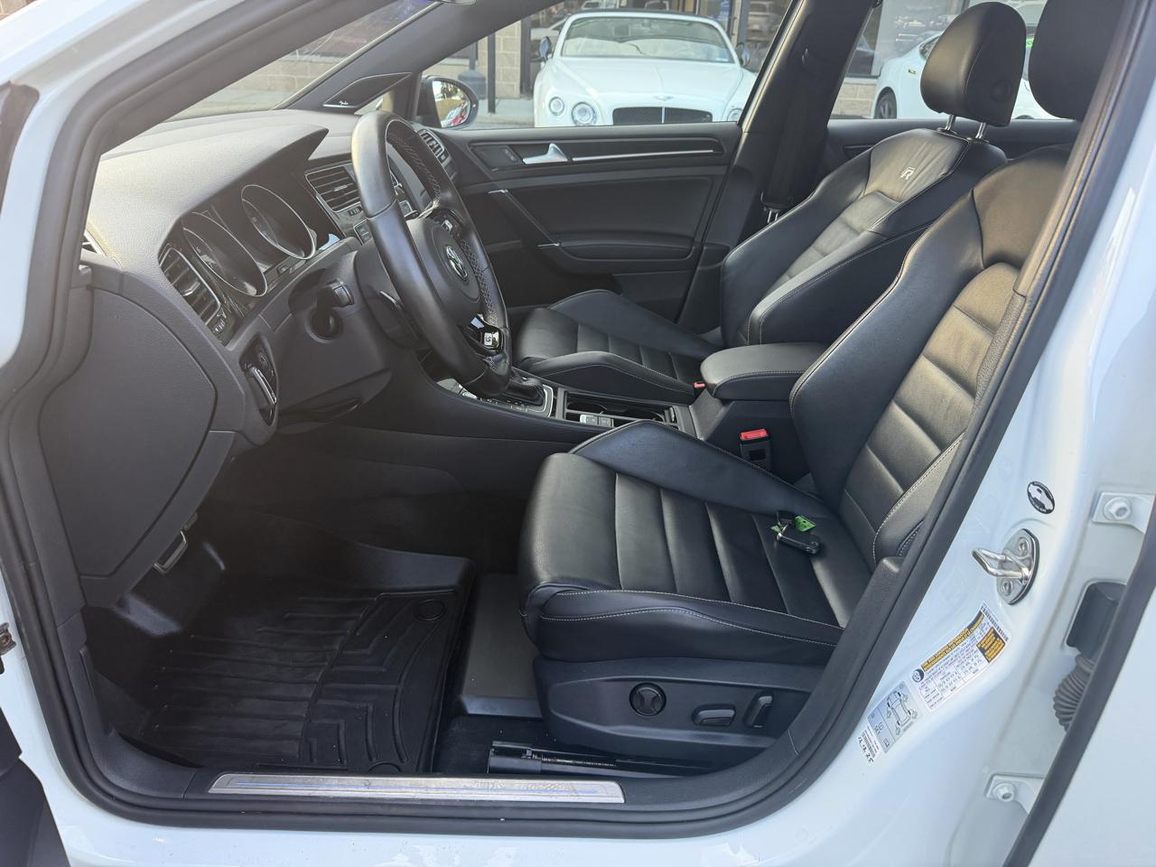 Volkswagen Golf R 4-Door DSG w/DCC/Nav 2017
