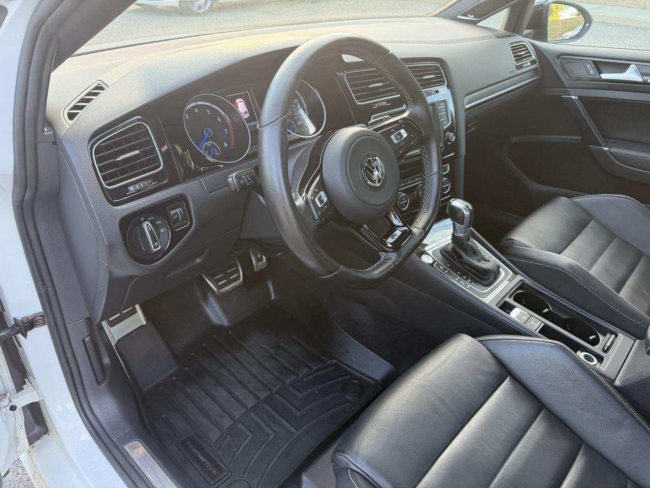 Volkswagen Golf R 4-Door DSG w/DCC/Nav 2017