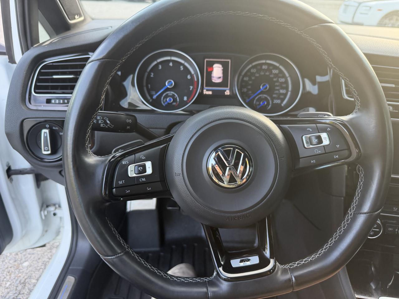 Volkswagen Golf R 4-Door DSG w/DCC/Nav 2017