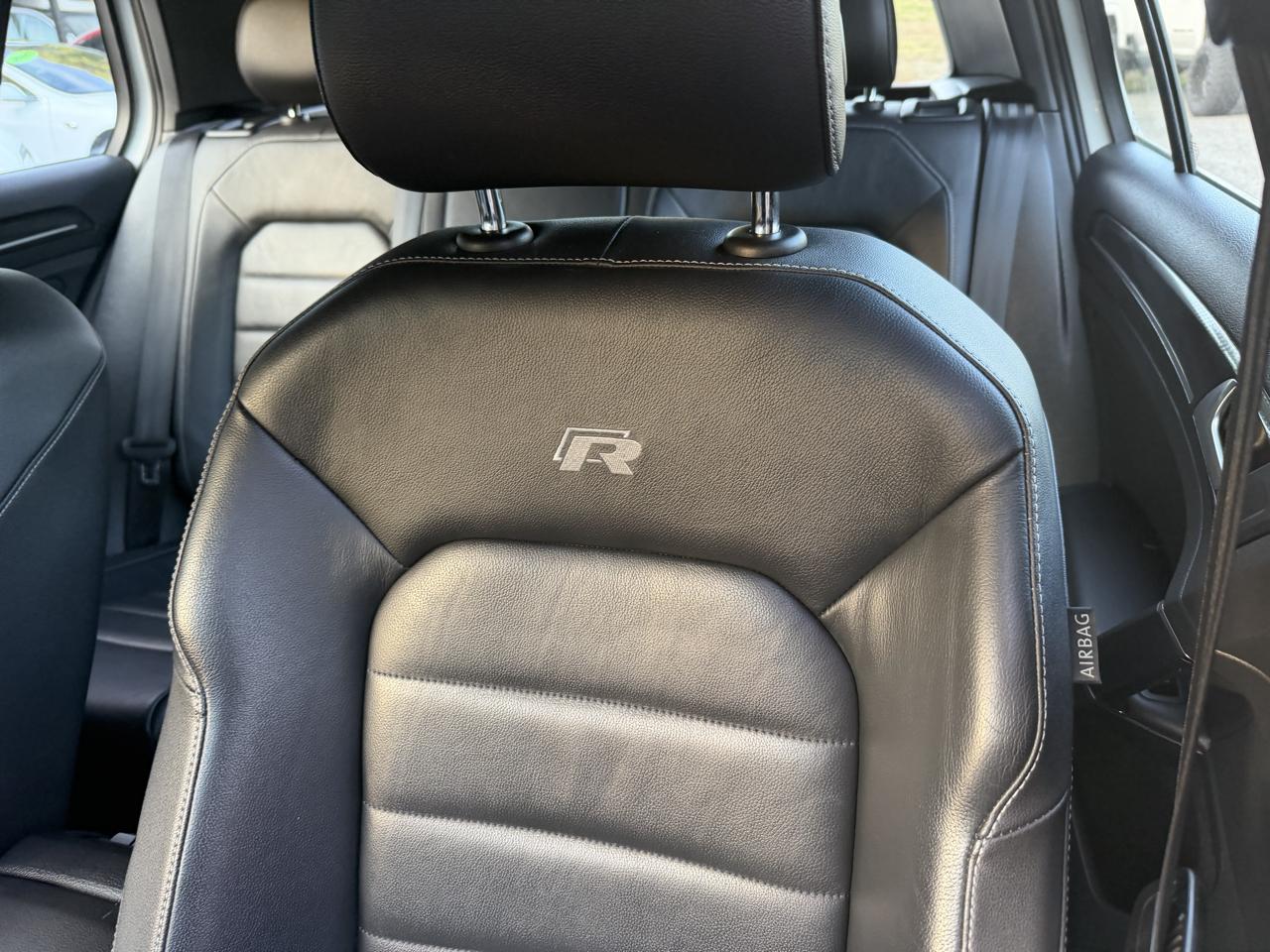 Volkswagen Golf R 4-Door DSG w/DCC/Nav 2017