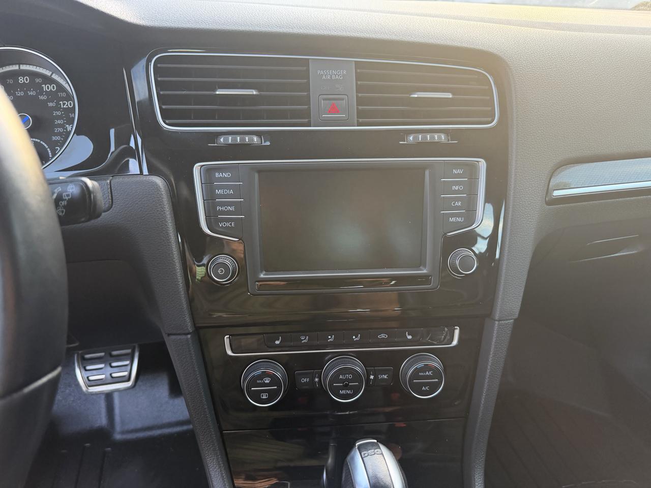 Volkswagen Golf R 4-Door DSG w/DCC/Nav 2017