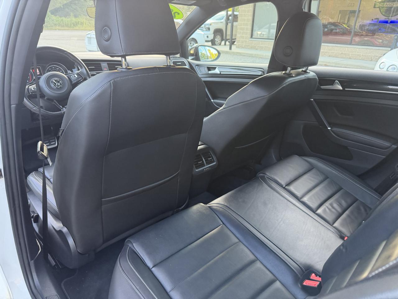 Volkswagen Golf R 4-Door DSG w/DCC/Nav 2017