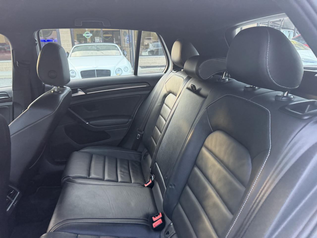 Volkswagen Golf R 4-Door DSG w/DCC/Nav 2017