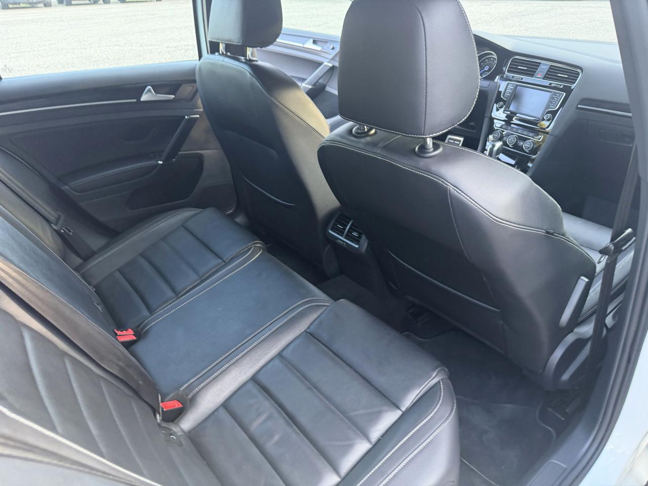 Volkswagen Golf R 4-Door DSG w/DCC/Nav 2017