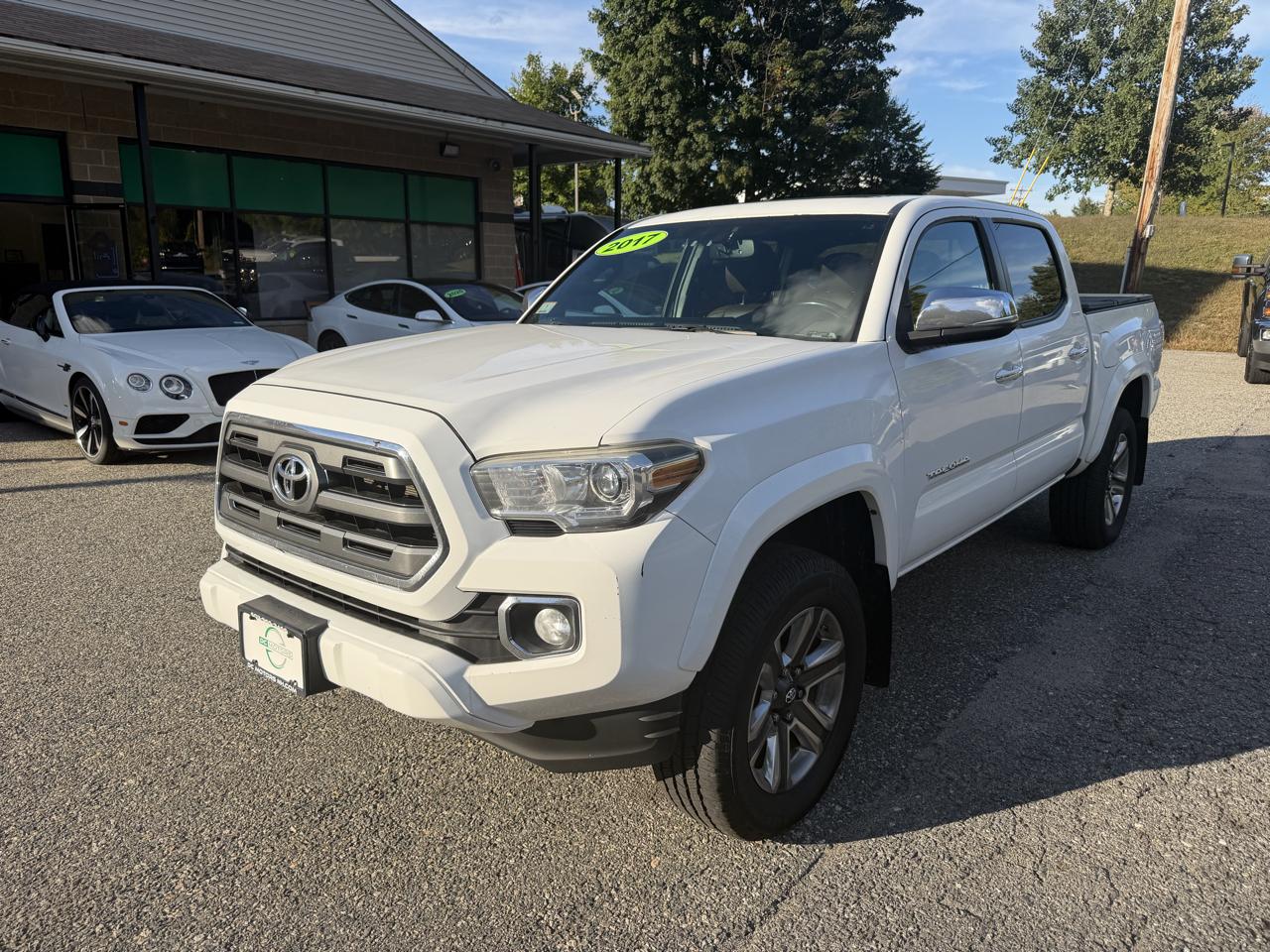 Toyota Tacoma Limited Double Cab 5' Bed V6 4x4 AT (Natl) 2017