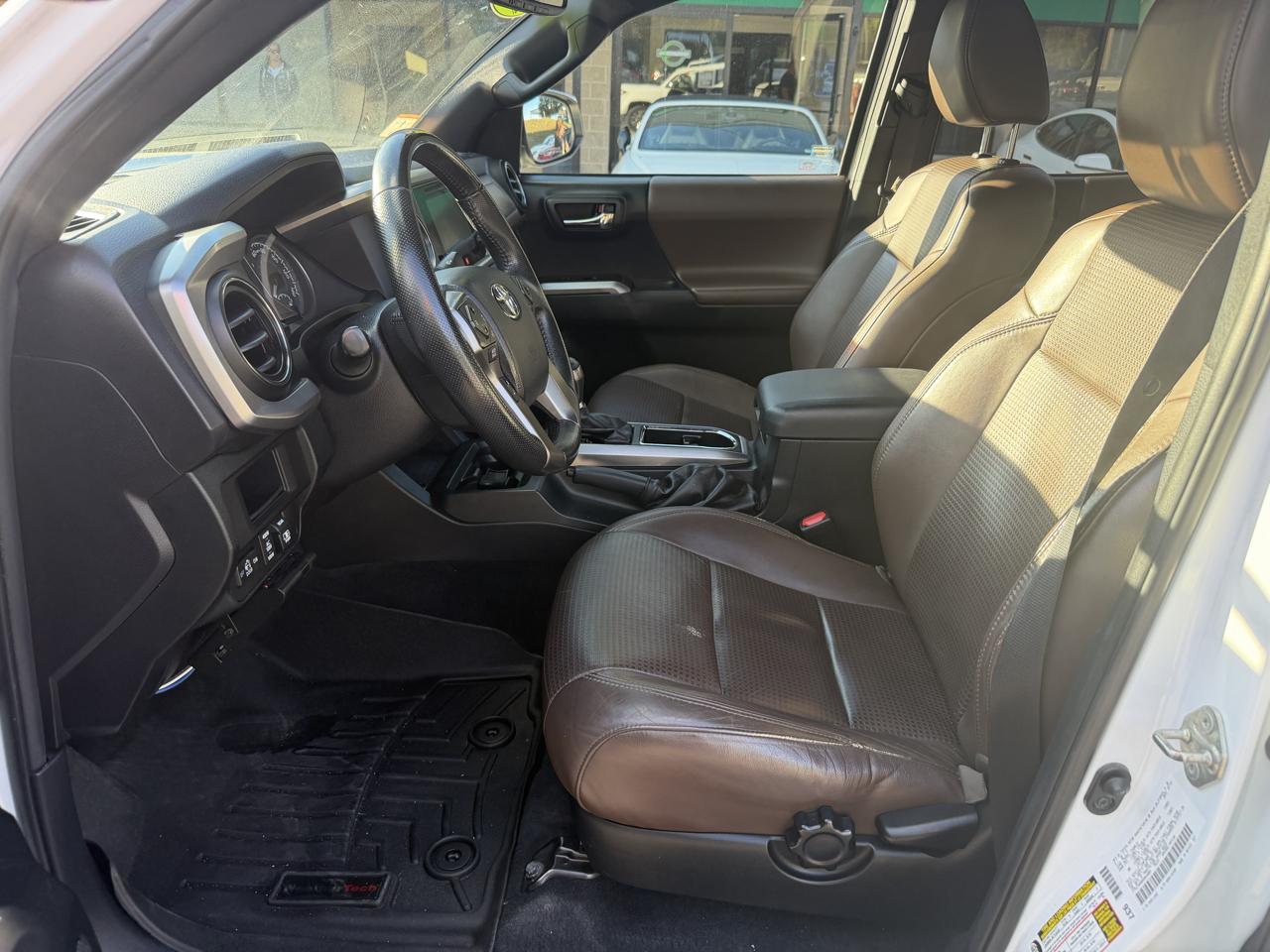 Toyota Tacoma Limited Double Cab 5' Bed V6 4x4 AT (Natl) 2017