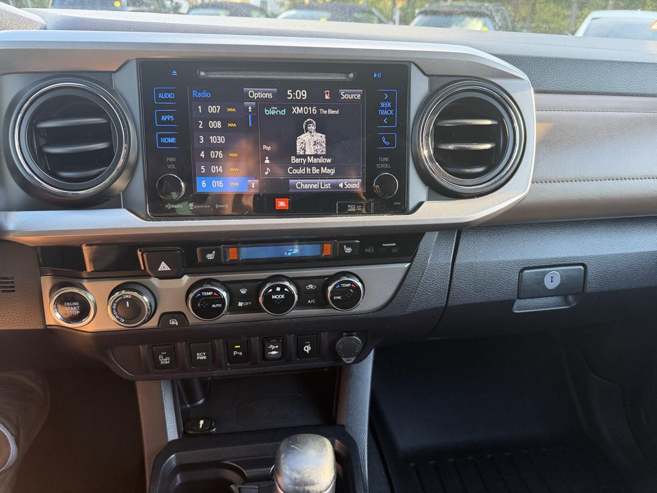 Toyota Tacoma Limited Double Cab 5' Bed V6 4x4 AT (Natl) 2017