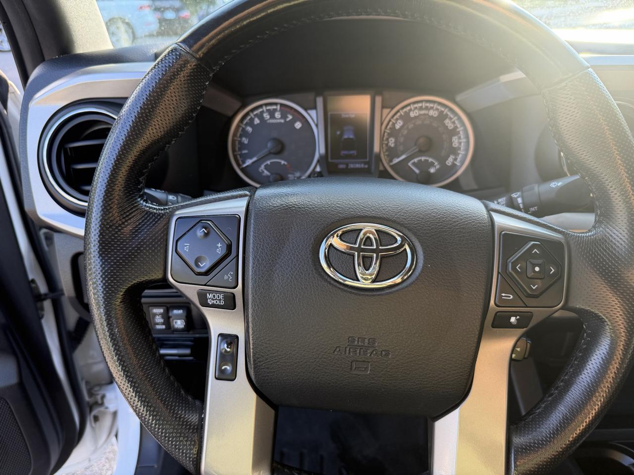 Toyota Tacoma Limited Double Cab 5' Bed V6 4x4 AT (Natl) 2017