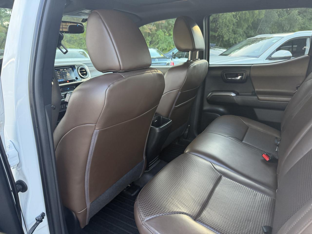Toyota Tacoma Limited Double Cab 5' Bed V6 4x4 AT (Natl) 2017