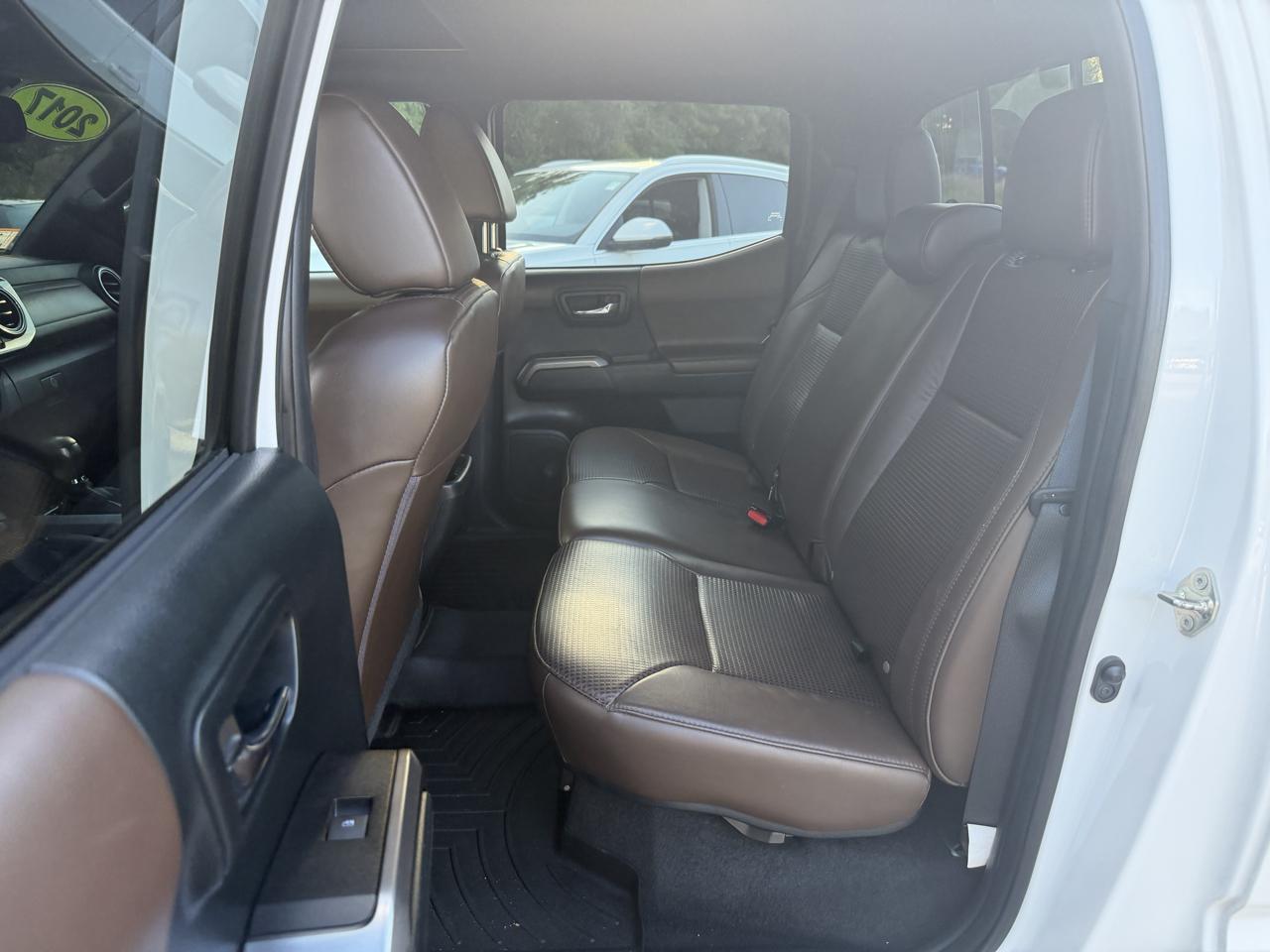 Toyota Tacoma Limited Double Cab 5' Bed V6 4x4 AT (Natl) 2017