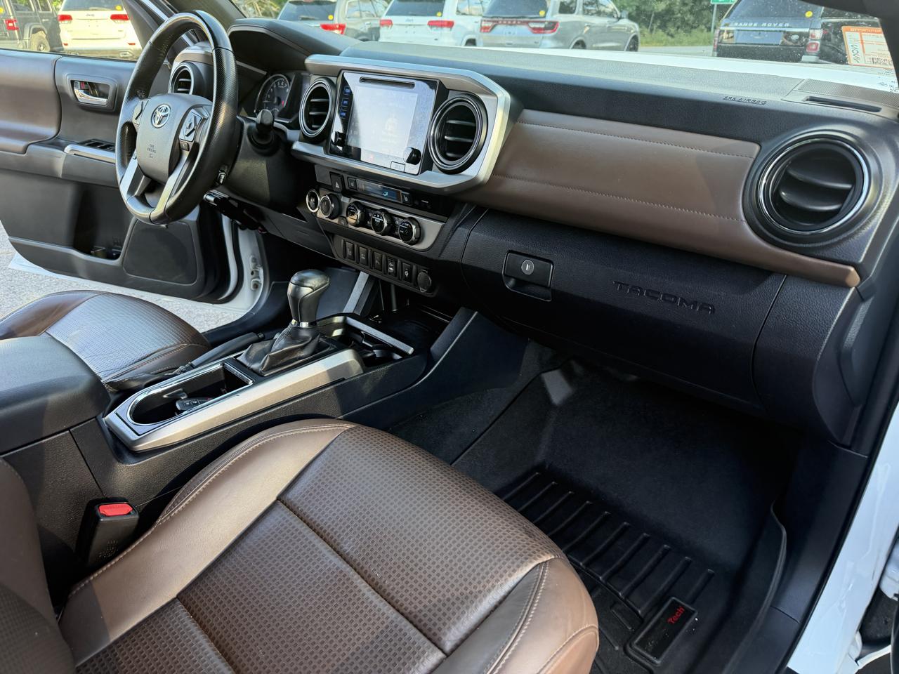 Toyota Tacoma Limited Double Cab 5' Bed V6 4x4 AT (Natl) 2017