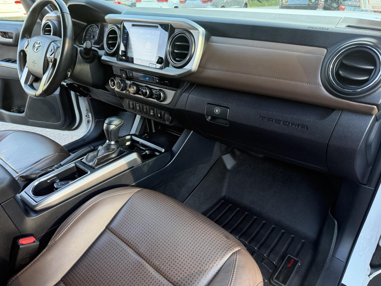 Toyota Tacoma Limited Double Cab 5' Bed V6 4x4 AT (Natl) 2017