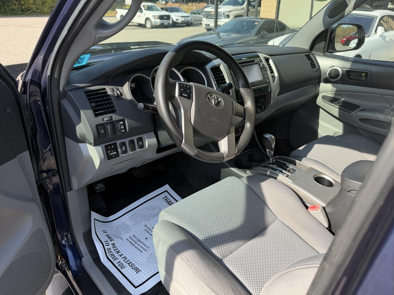 Toyota Tacoma 4WD Access Cab V6 MT (Natl) 2013
