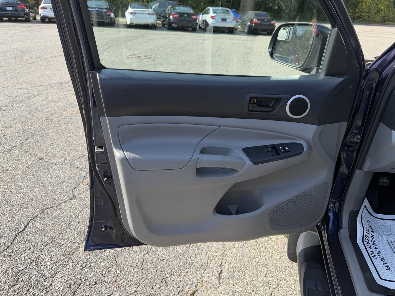 Toyota Tacoma 4WD Access Cab V6 MT (Natl) 2013