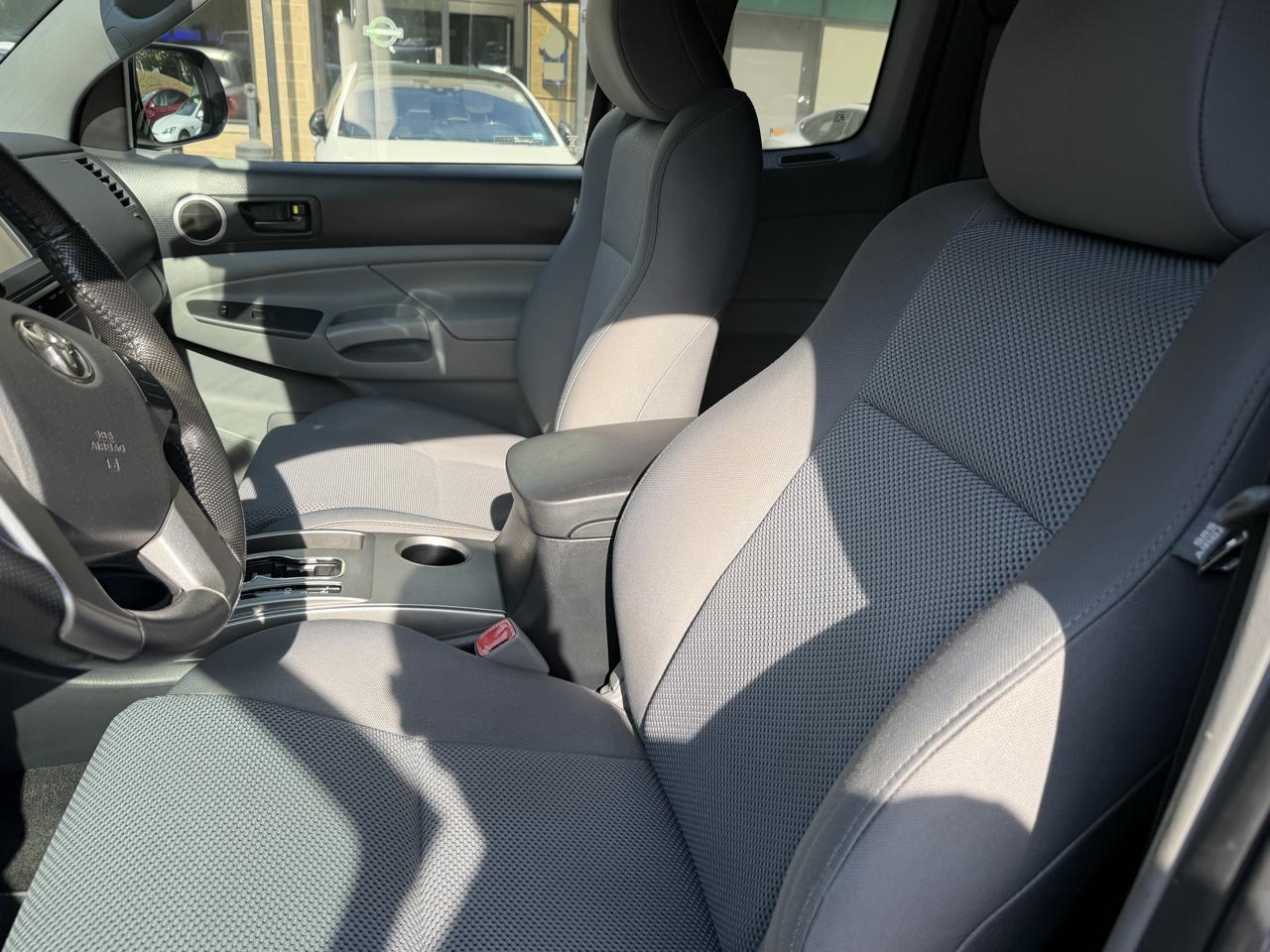 Toyota Tacoma 4WD Access Cab V6 MT (Natl) 2013