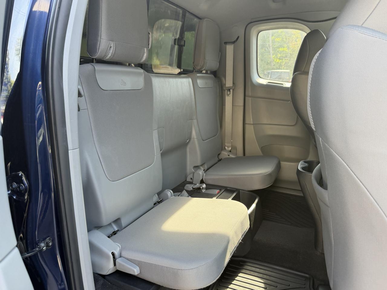 Toyota Tacoma 4WD Access Cab V6 MT (Natl) 2013